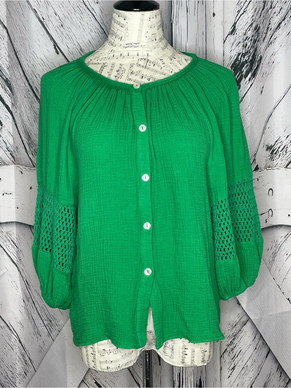 Red haute gauze peasant top green size XS